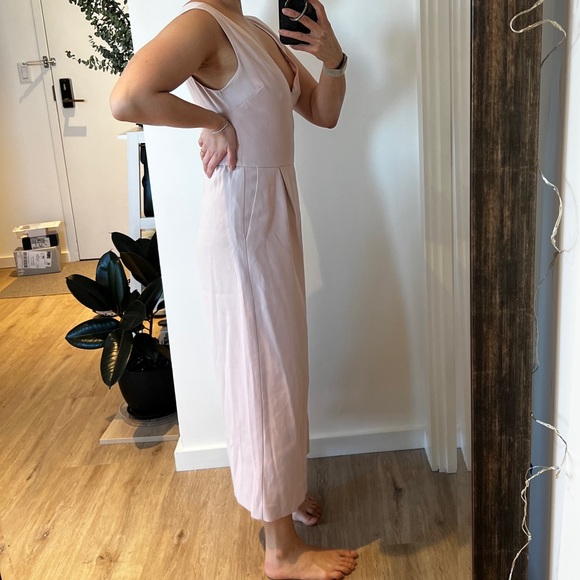 Aritzia Babaton Marcus Wide-leg, V-neck Jumpsuit sz 2 - Picture 4 of 5